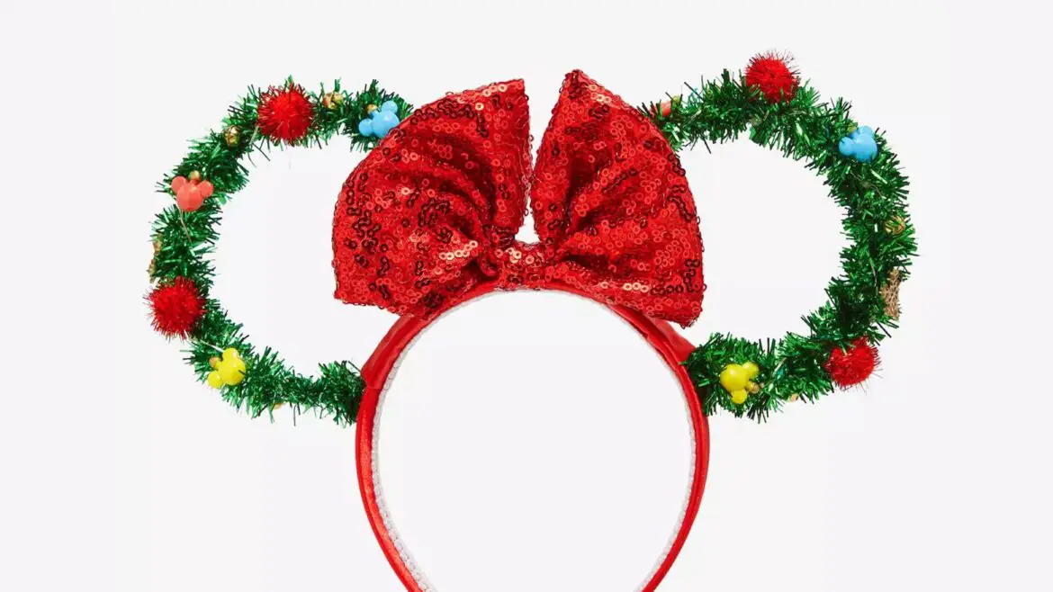 Minnie Mouse Wreath Light-Up Ear Headband: A Festive Accessory for Disney Parks