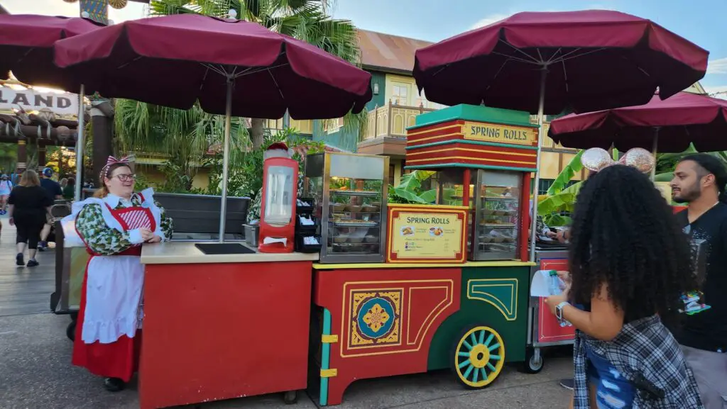 Musical Rotating Popcorn Tin Returns for 2024 Holidays at Magic Kingdom 3