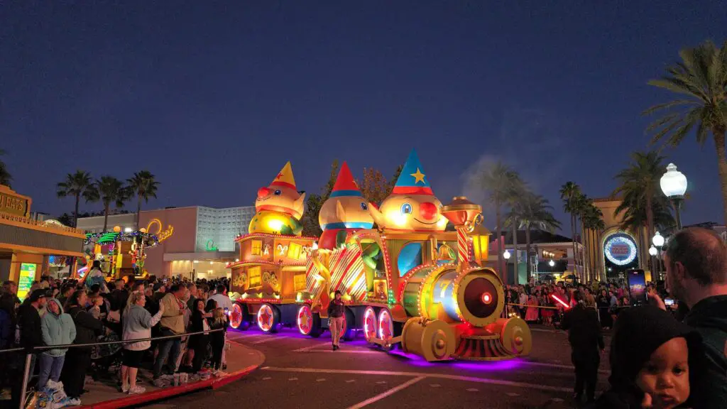 Universal Orlando's 2024 Holiday Parade Featuring Macy’s Returns 15