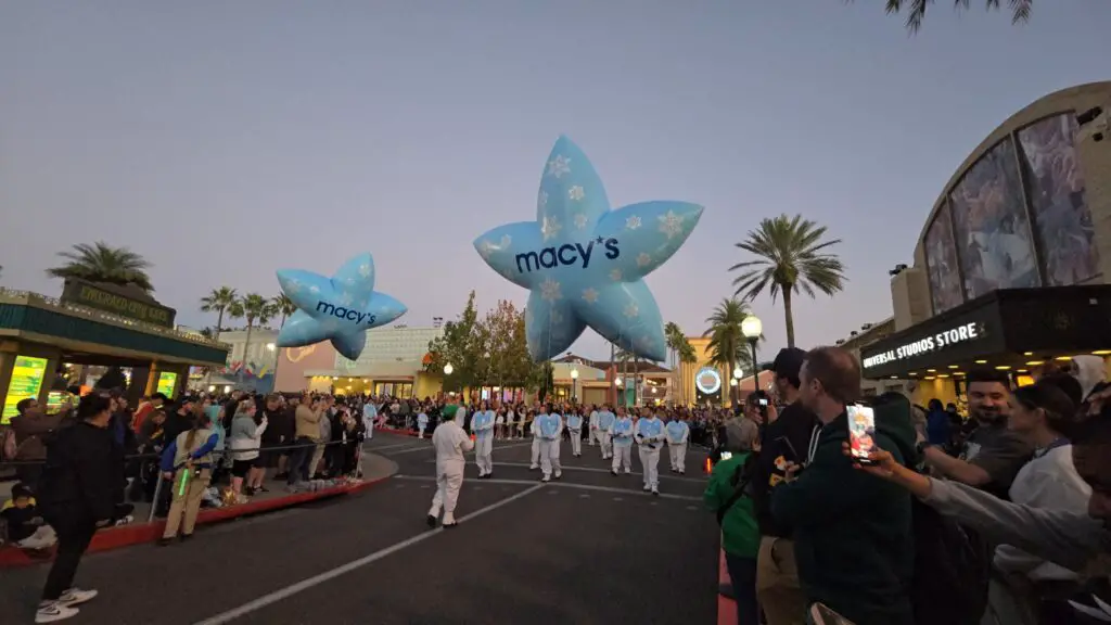 Universal Orlando's 2024 Holiday Parade Featuring Macy’s Returns 3