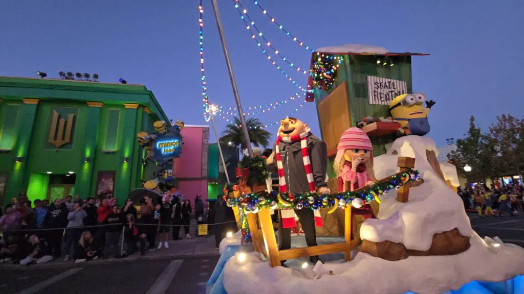 Universal Orlando's 2024 Holiday Parade Featuring Macy’s Returns 5