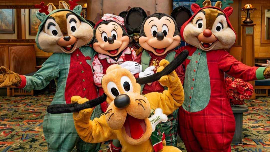 First Look at Mickey’s Holiday Pajama Party Breakfast and Brunch at Disney’s Grand Californian Resort