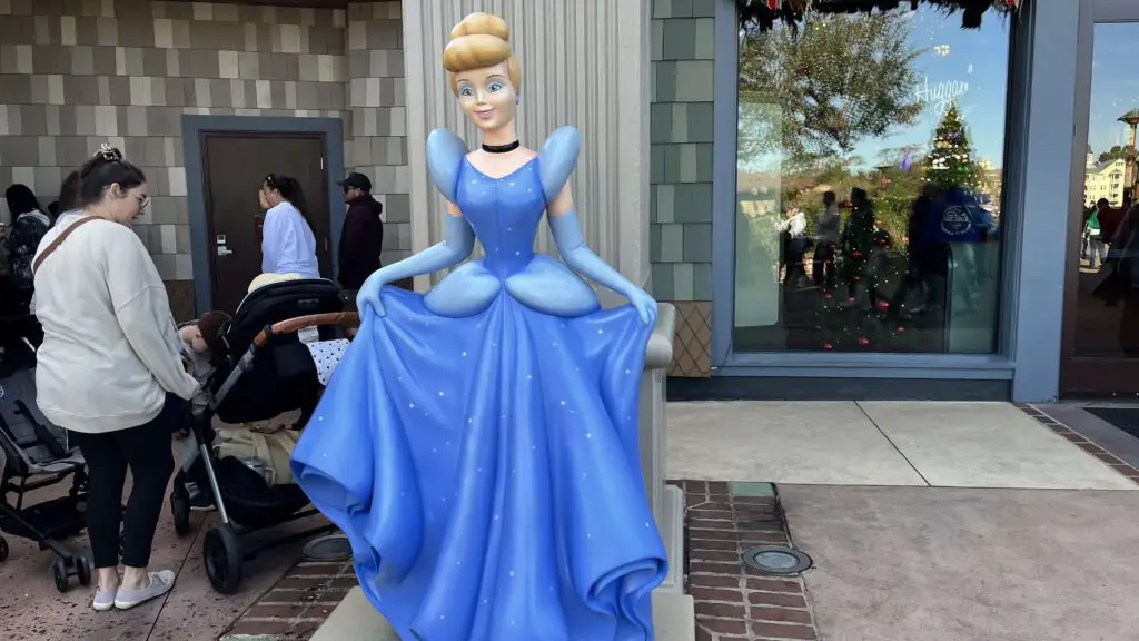 Cinderella Statue Returns to Disney Springs After Two Month Long Refurbishment 2