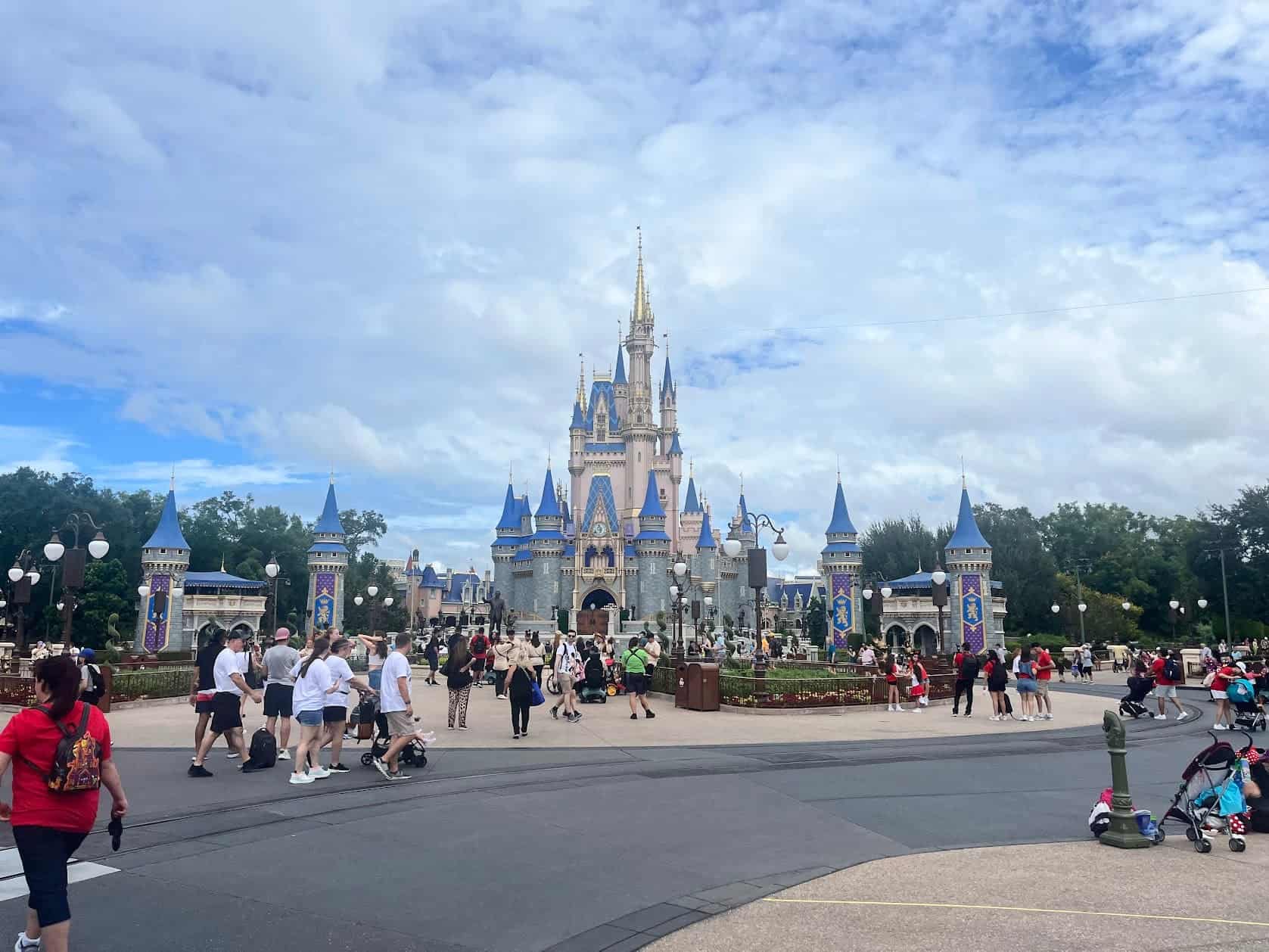 Disney World Extends Park Hours for Early January 2025 1