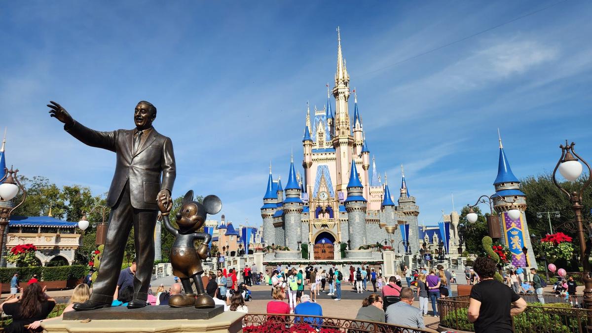 Disney World Extends Theme Park Hours at Magic & Animal Kingdoms in