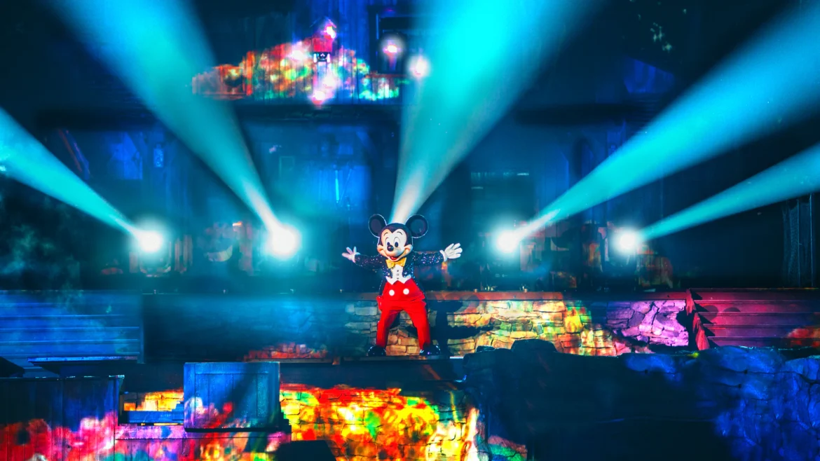 Disneyland Reduces Fantasmic Performances Again in Early 2025