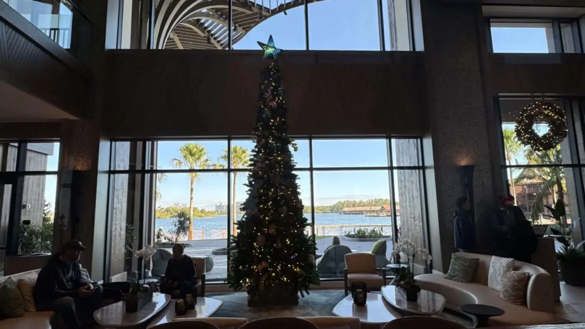 Christmas Decorations Arrive at Newly Opened Island Tower in Disney’s Polynesian Resort