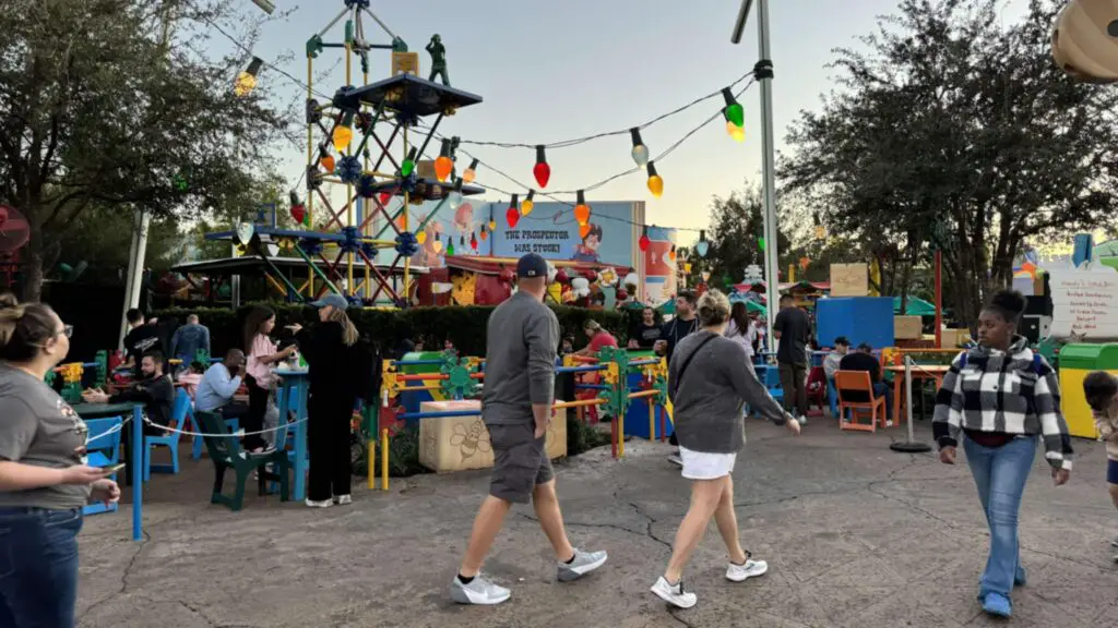 Woody's Lunchbox Expanded Seating Area Open 2