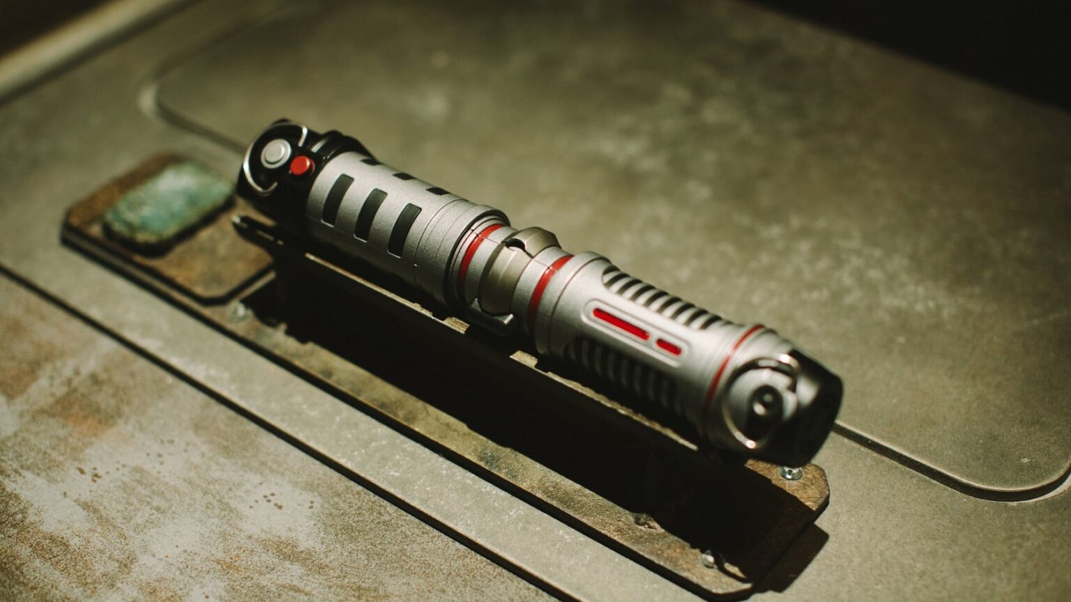 New 'Reclaimed and Reforged' Star Wars Lightsaber Experience Coming to ...