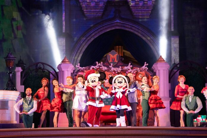 Walt Disney World Posts Holiday Park Hours Through the End of Walt Disney World Posts Holiday Park Hours Through the End of