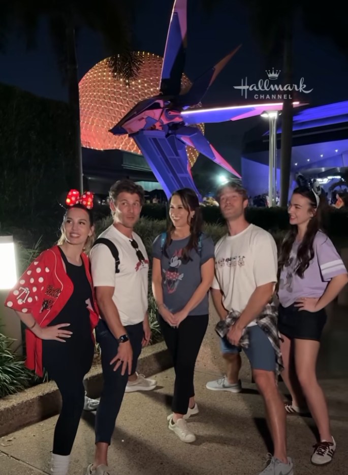 Cast of Holiday Ever After: A Disney World Wish Come True Visits Walt Disney World Cast of Holiday Ever After A Disney World Wish Come True Visits Walt Disney World ()