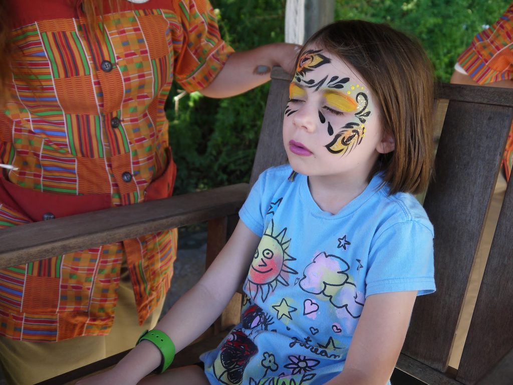 Face Painting Kiosks at Disney Springs Permanently Closing Face Painting Kiosks at Disney Springs Permantely Closing