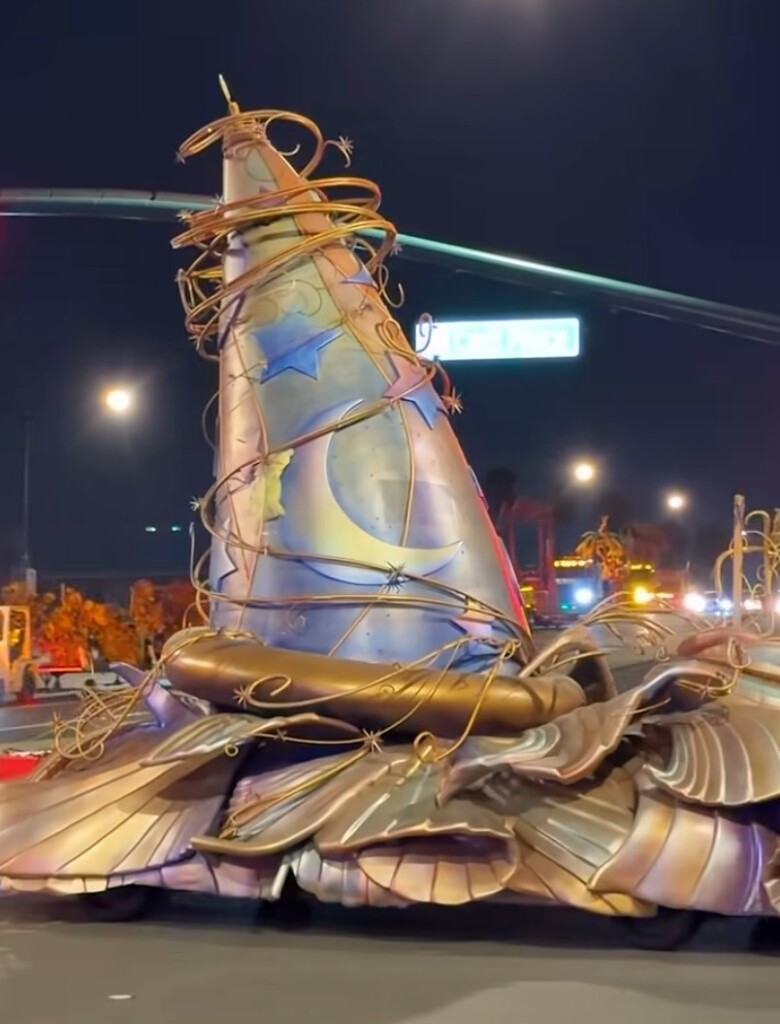 Magic Happens Floats Are Making Their Way Through Anaheim to Disneyland Magic Happens Floats Are Making Their Way Through Anaheim to Disneyland ()
