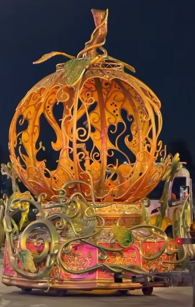 Magic Happens Floats Are Making Their Way Through Anaheim to Disneyland Magic Happens Floats Are Making Their Way Through Anaheim to Disneyland ()