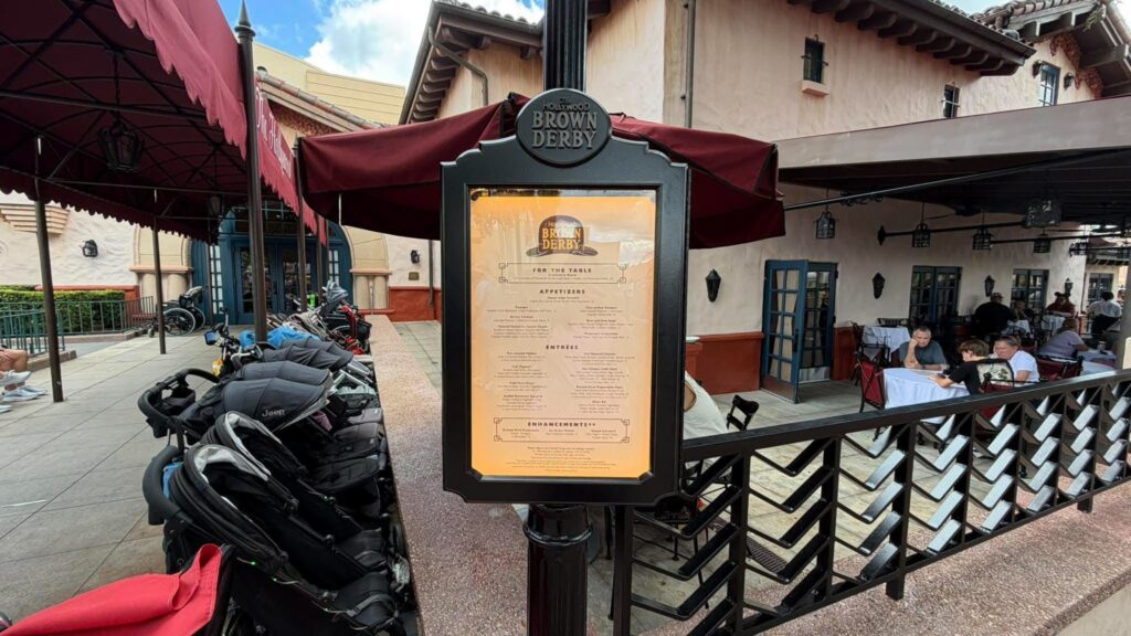 Refurbished Hollywood Brown Derby Lounge is Now Open at Disney's Hollywood Studios