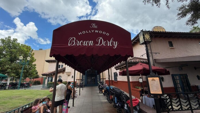 Refurbished Hollywood Brown Derby Lounge is Now Open at Disney's Hollywood StudiosRefurbished Hollywood Brown Derby Lounge is Now Open at Disney's Hollywood Studios
